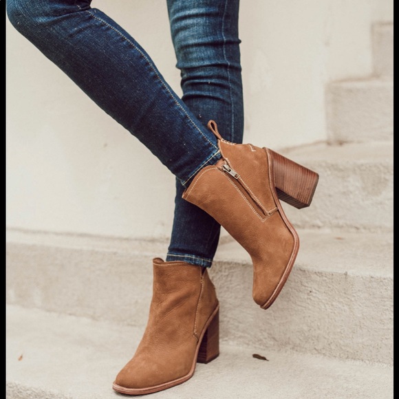 UGG Shoes - ✨New✨ UGG Pixley Boot